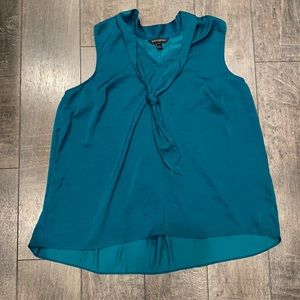 Women’s Banana Republic Emerald Blouse Size Lp
